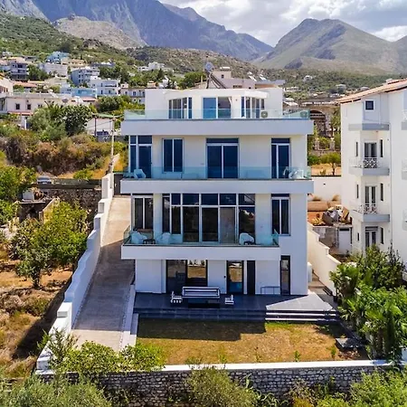 Belle Azure By Pikhost וילה