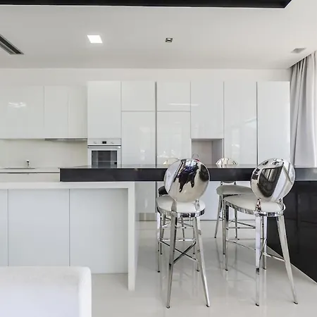 Belle Azure By Pikhost Villa *