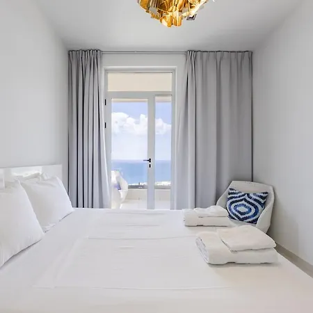 וילה Belle Azure By Pikhost דרמי